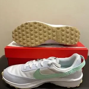 Nike | Shoes | Nib Men Nike Waffle Debut Running Shoe  display picture 3